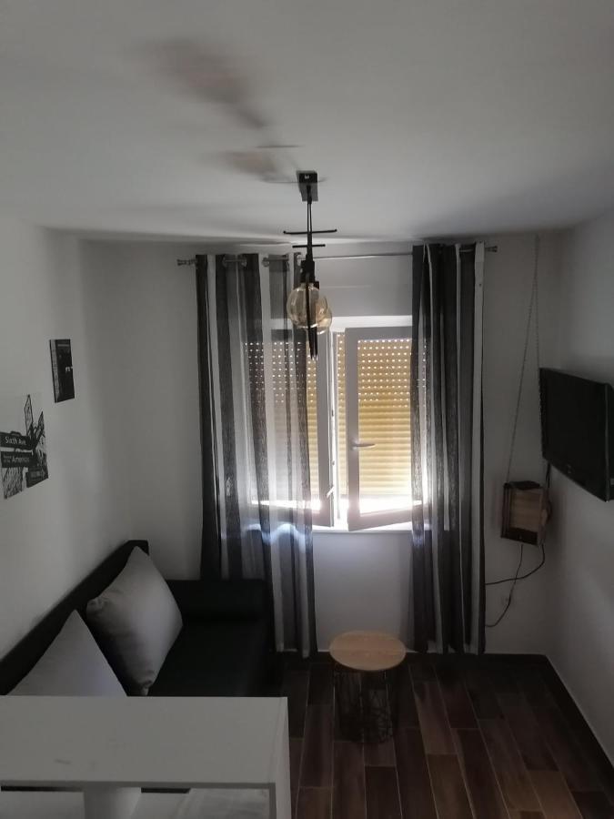 Studio Apartman Noa Rijeka Buitenkant foto